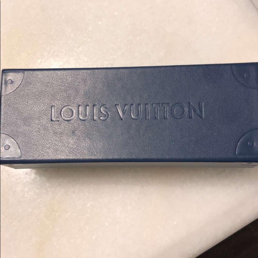 Louis Vuitton Clockwise Sunglasses (Western)